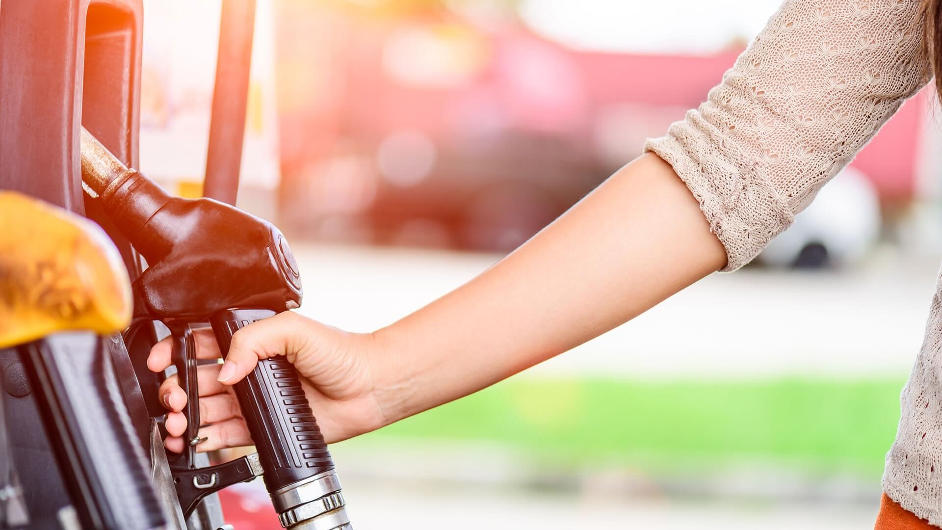 Credit cards vs. Fuel cards Fleetcare