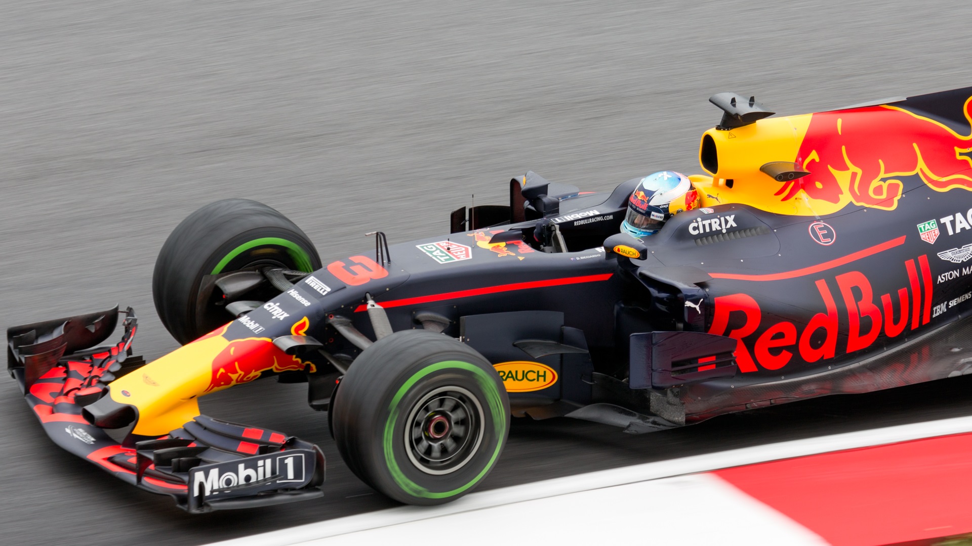 Six Formula 1 innovations you’ll find in road cars | Fleetcare